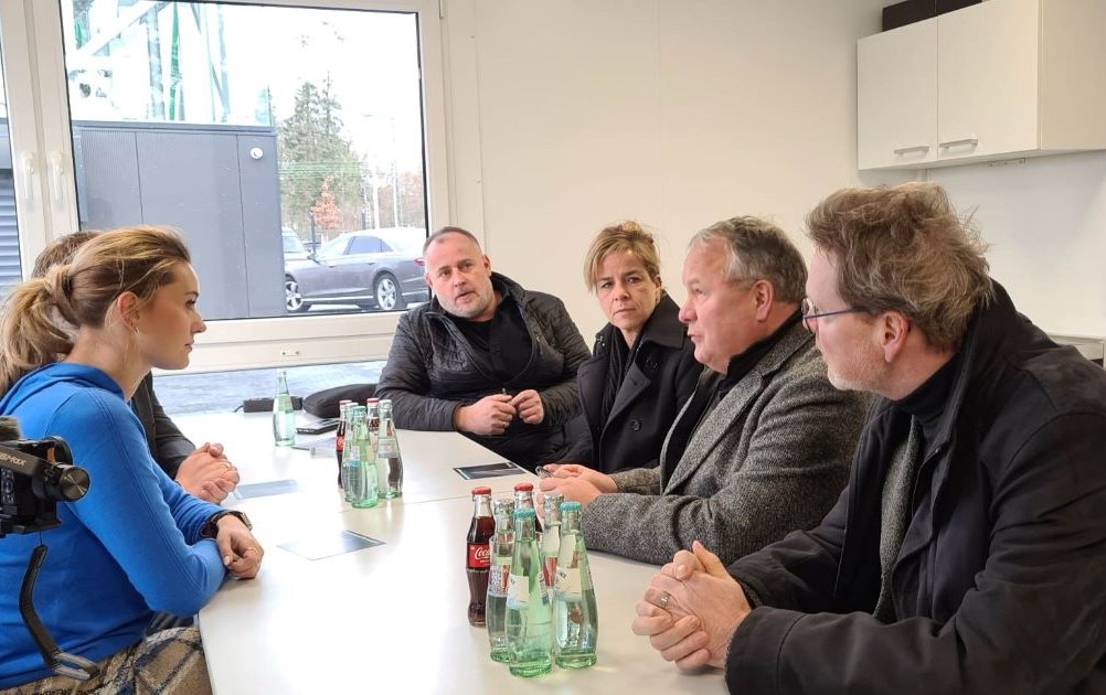Ministerin Neubaur besucht e-Parktower in haltern am See